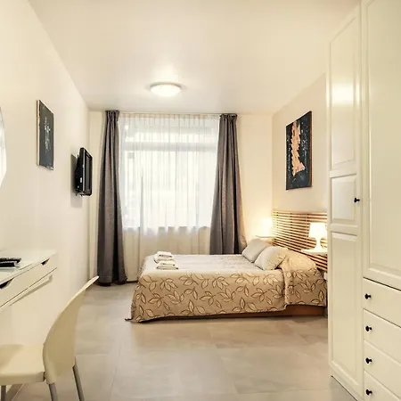 Ξενοδοχείο με διαμερίσματα Vincanto Old Town Prague1 4*